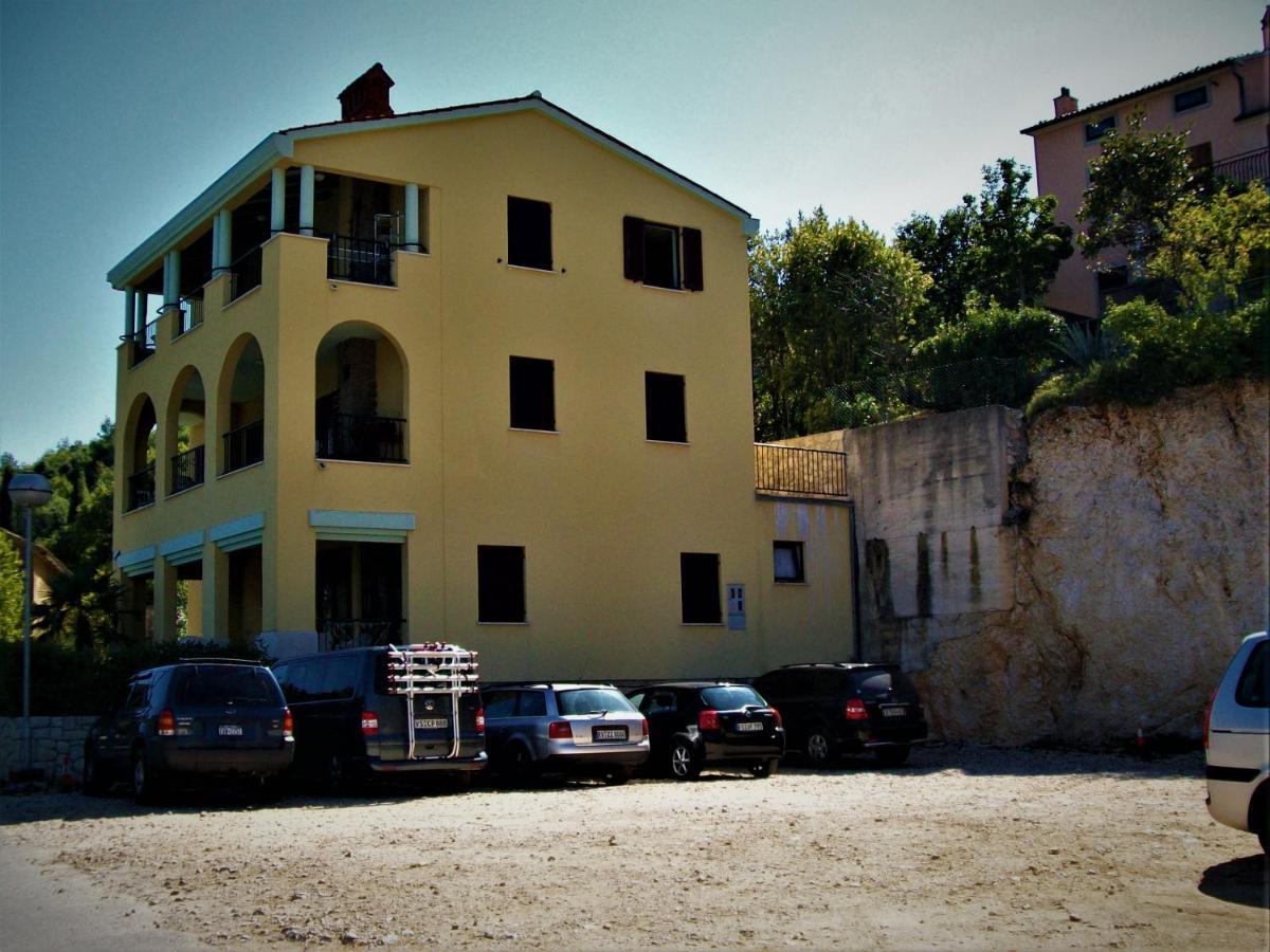 Villamar Beachfront Apartments With Free Private Parking Rabac Esterno foto