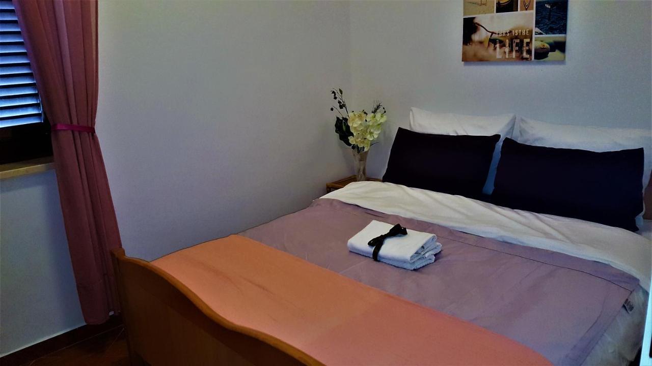 Villamar Beachfront Apartments With Free Private Parking Rabac Esterno foto