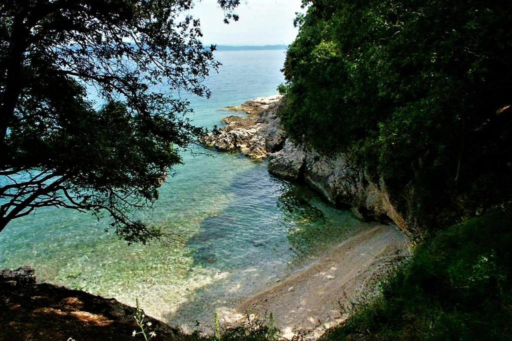 Villamar Beachfront Apartments With Free Private Parking Rabac Esterno foto