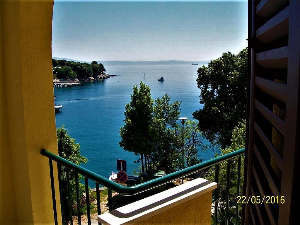 Villamar Beachfront Apartments With Free Private Parking Rabac Esterno foto
