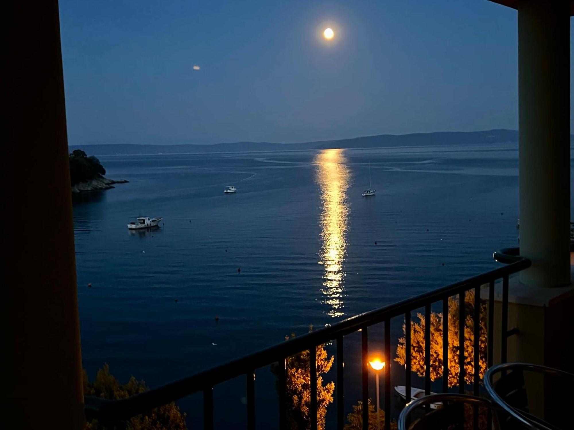 Villamar Beachfront Apartments With Free Private Parking Rabac Esterno foto
