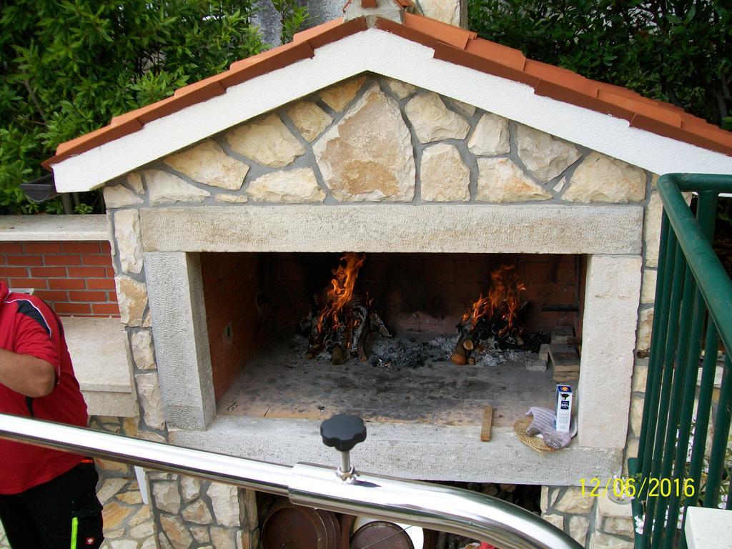 Villamar Beachfront Apartments With Free Private Parking Rabac Esterno foto