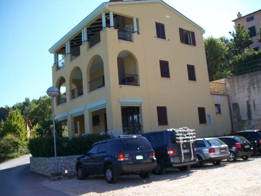 Villamar Beachfront Apartments With Free Private Parking Rabac Esterno foto