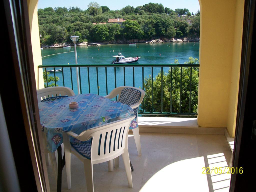 Villamar Beachfront Apartments With Free Private Parking Rabac Esterno foto