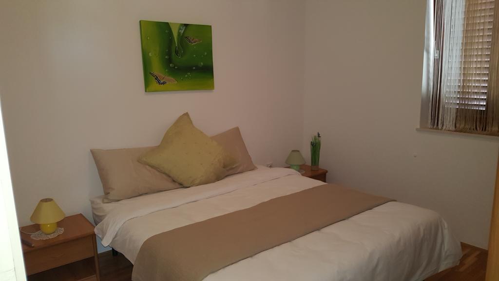 Villamar Beachfront Apartments With Free Private Parking Rabac Esterno foto