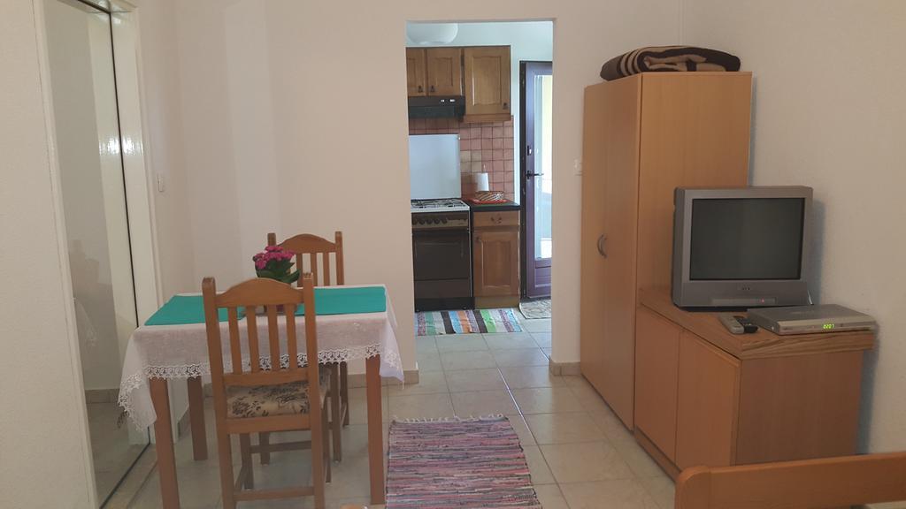 Villamar Beachfront Apartments With Free Private Parking Rabac Esterno foto